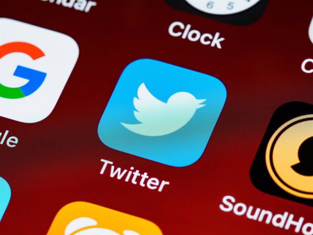 Cuánto paga Twitter por 5 millones de impresiones