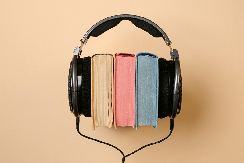 Convierte textos en audiolibros usando IA y véndelos online